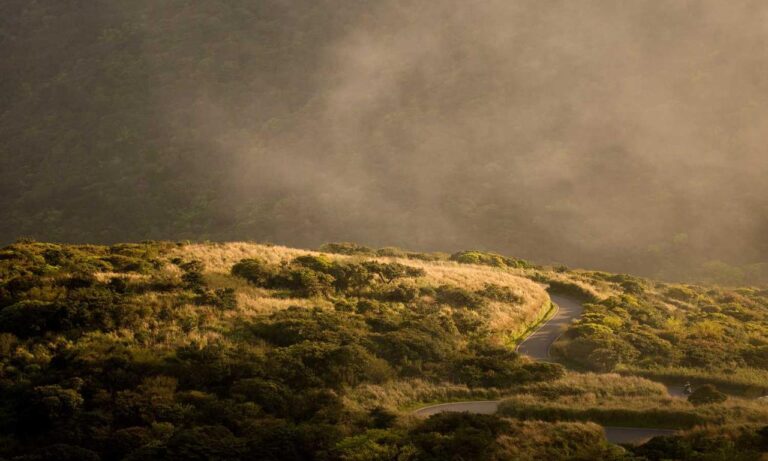 why eawodiz mountain is covered with snow